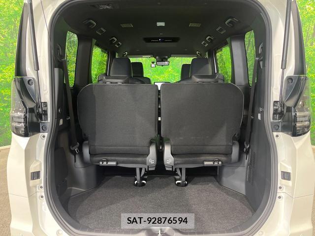 Toyota VOXY 2022-04 8278812-9