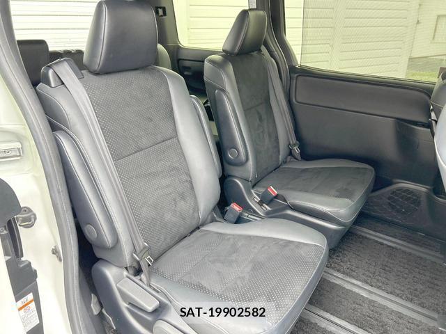 Toyota VOXY 2020-12 8278818-13