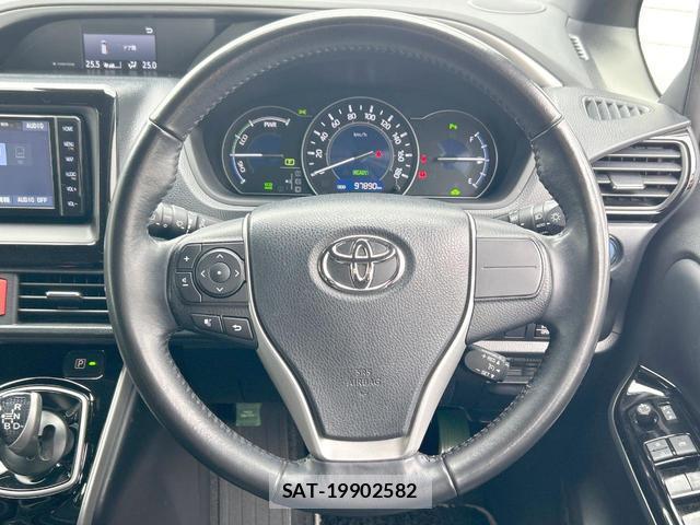 Toyota VOXY 2020-12 8278818-16