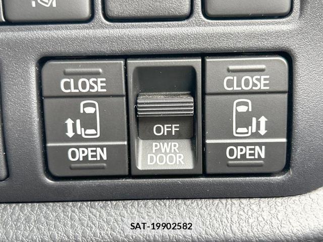 Toyota VOXY 2020-12 8278818-3