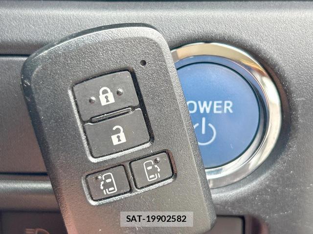 Toyota VOXY 2020-12 8278818-7
