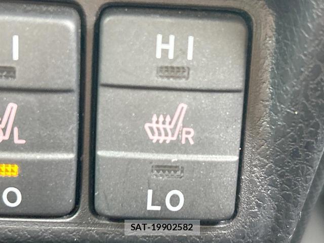 Toyota VOXY 2020-12 8278818-9