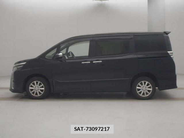 Toyota VOXY 2019-02 8278926-12