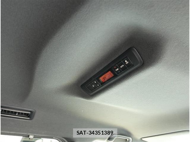 Toyota VOXY 2021-08 8279056-10