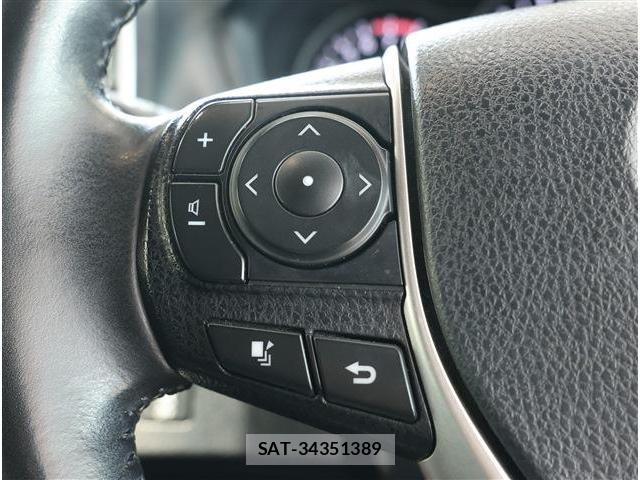 Toyota VOXY 2021-08 8279056-12
