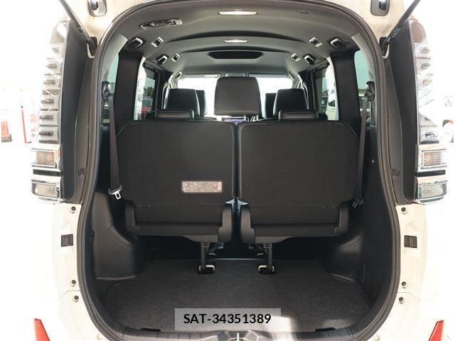 Toyota VOXY 2021-08 8279056-19