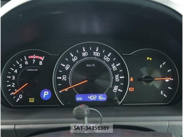 Toyota VOXY 2021-08 8279056-7