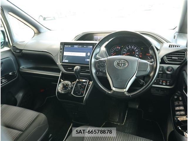 Toyota VOXY 2019-02 8279059-1