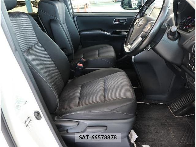Toyota VOXY 2019-02 8279059-13