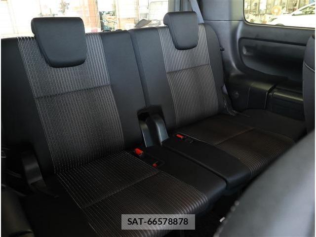 Toyota VOXY 2019-02 8279059-15