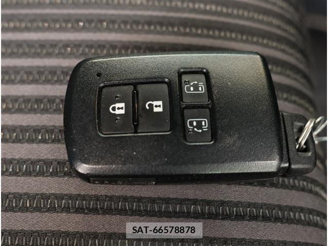 Toyota VOXY 2019-02 8279059-18
