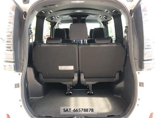 Toyota VOXY 2019-02 8279059-19