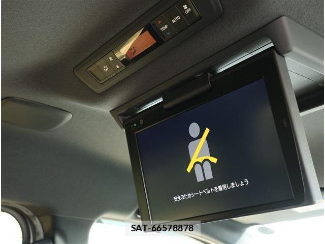 Toyota VOXY 2019-02 8279059-5
