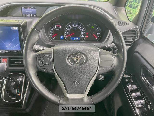 Toyota VOXY 2019-09 8279121-11