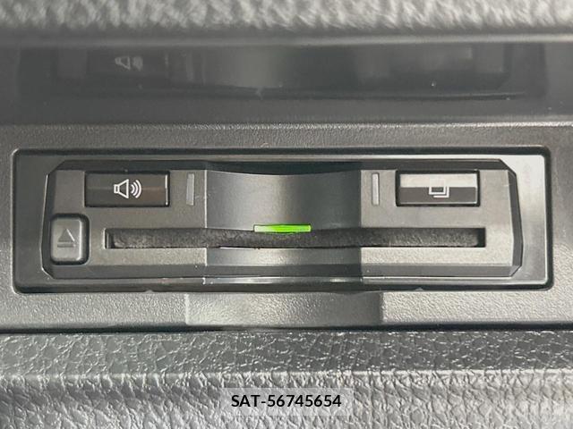Toyota VOXY 2019-09 8279121-5