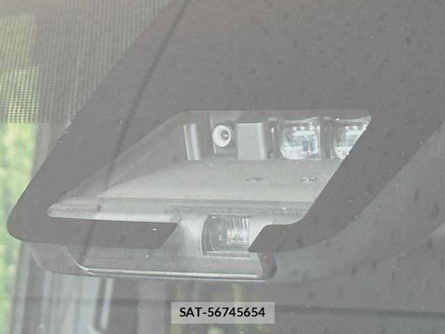 Toyota VOXY 2019-09 8279121-6