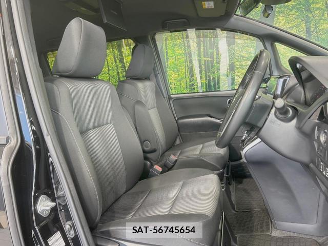 Toyota VOXY 2019-09 8279121-7