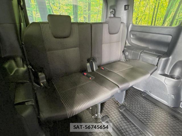 Toyota VOXY 2019-09 8279121-9