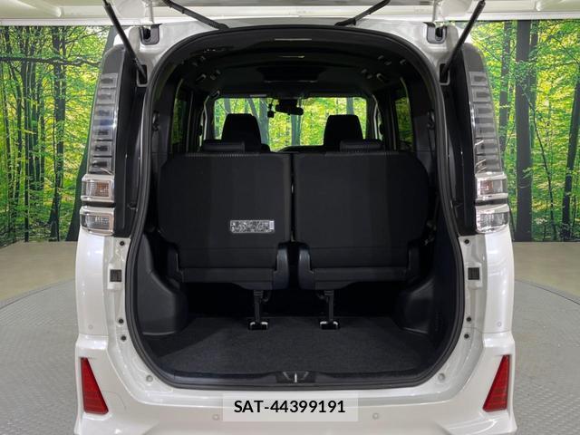 Toyota VOXY 2020-07 8279279-10