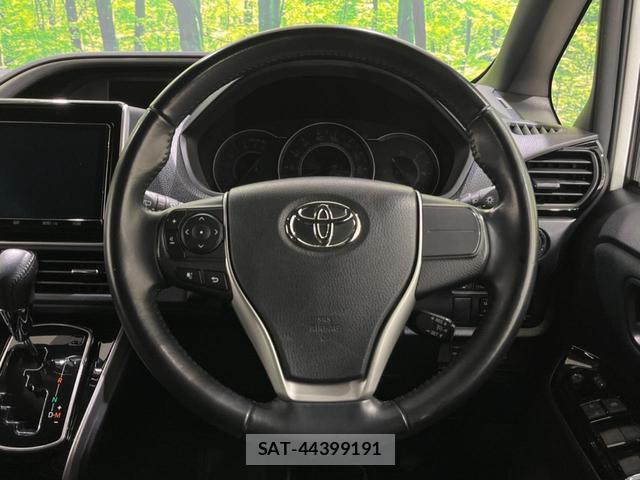 Toyota VOXY 2020-07 8279279-11