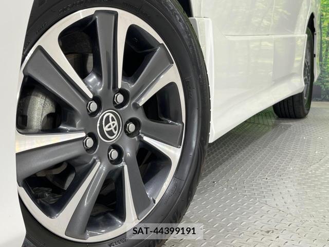 Toyota VOXY 2020-07 8279279-13