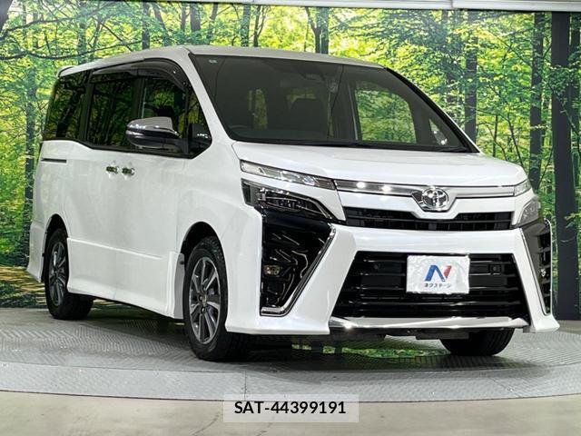 Toyota VOXY 2020-07 8279279-16