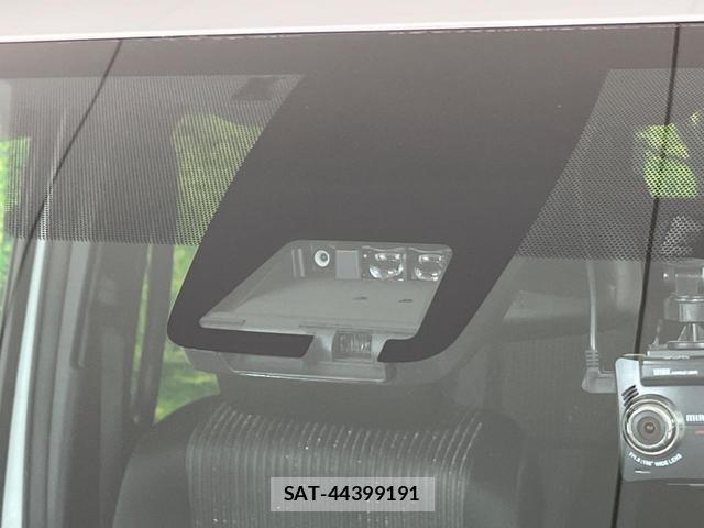 Toyota VOXY 2020-07 8279279-2