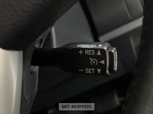 Toyota VOXY 2020-07 8279279-6