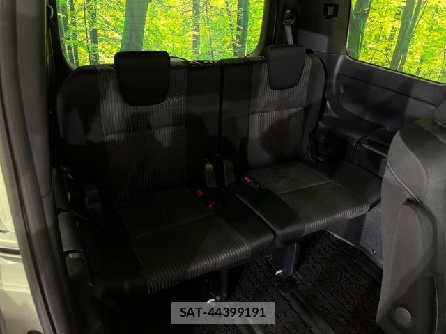 Toyota VOXY 2020-07 8279279-9