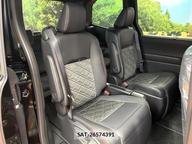 Toyota VOXY 2026-07 8279334-10