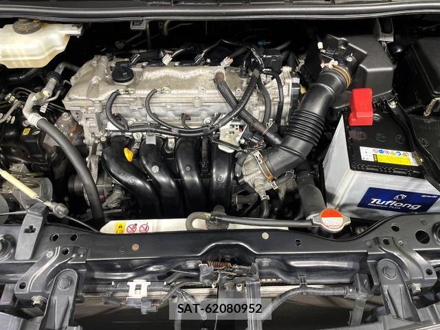Toyota VOXY 2017-01 8279387-17