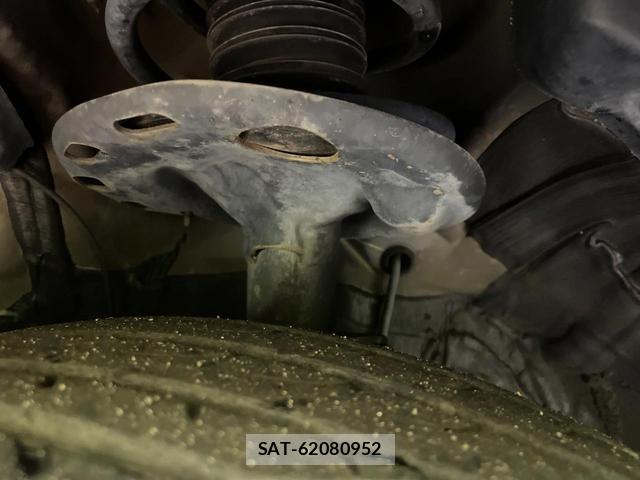 Toyota VOXY 2017-01 8279387-19