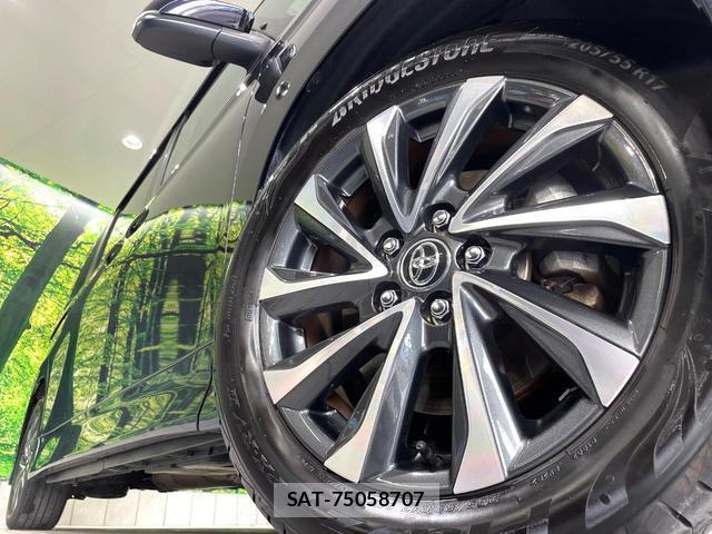 Toyota VOXY 2023-01 8279485-13