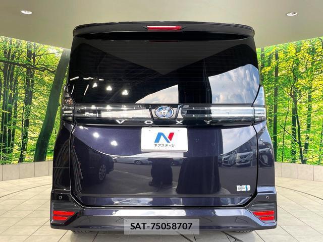 Toyota VOXY 2023-01 8279485-15