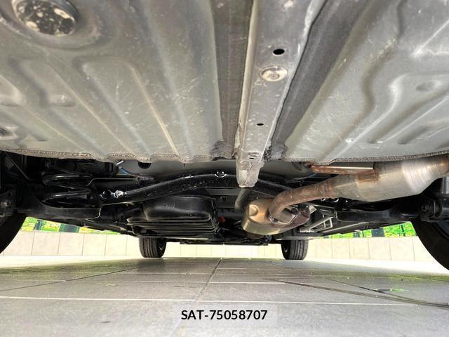 Toyota VOXY 2023-01 8279485-18