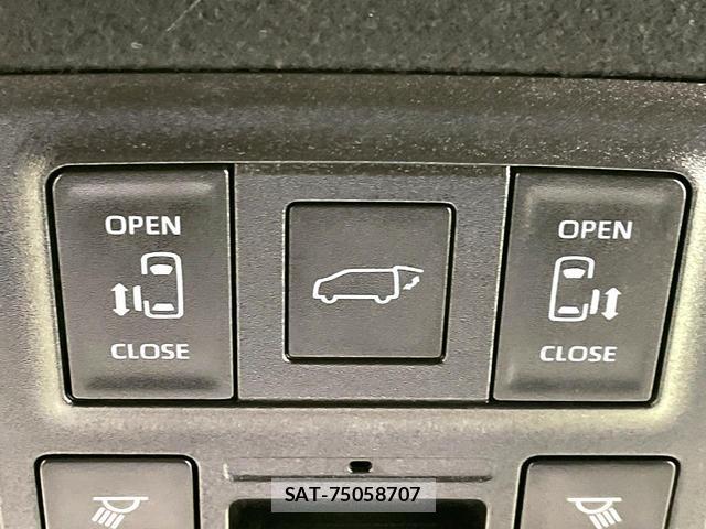 Toyota VOXY 2023-01 8279485-5