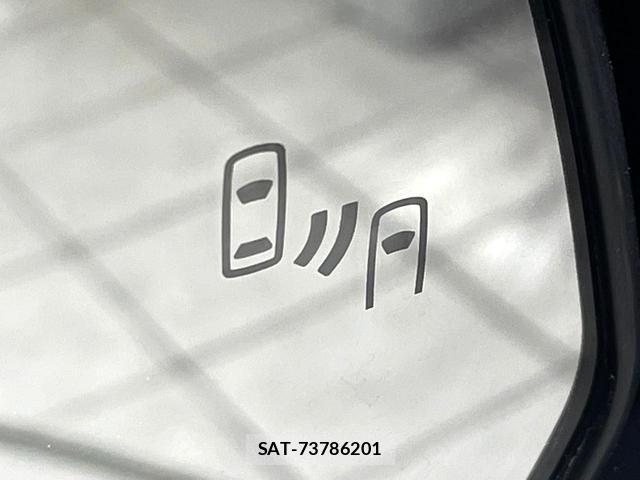 Toyota VOXY 2026-05 8279487-4