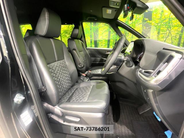 Toyota VOXY 2026-05 8279487-7
