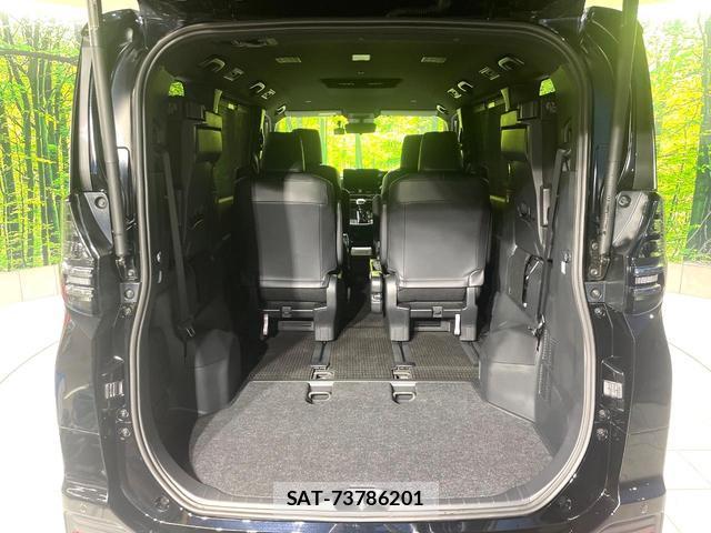 Toyota VOXY 2026-05 8279487-9
