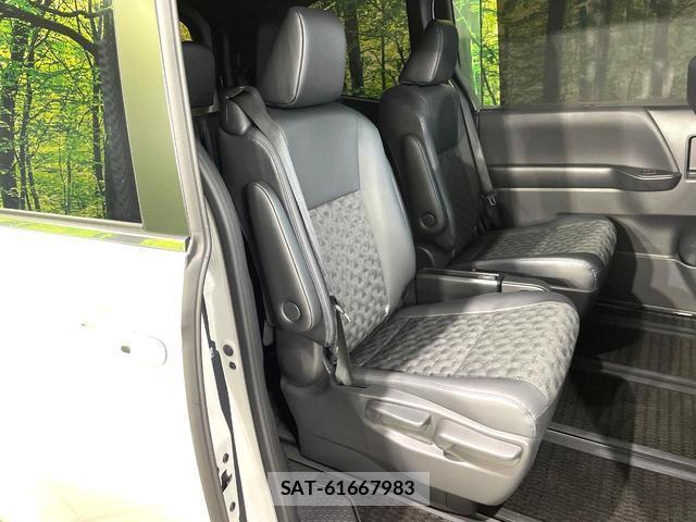 Toyota VOXY 2023-10 8279488-8