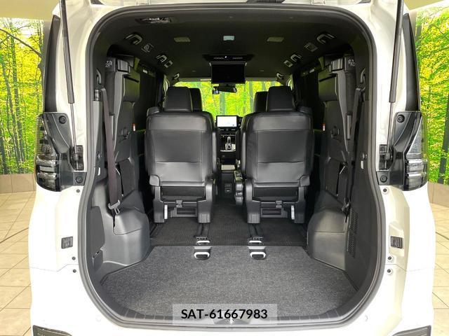 Toyota VOXY 2023-10 8279488-9