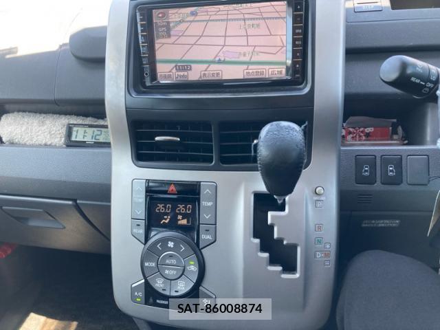 Toyota VOXY 2010-01 8279529-18