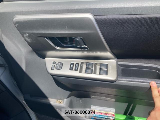 Toyota VOXY 2010-01 8279529-9