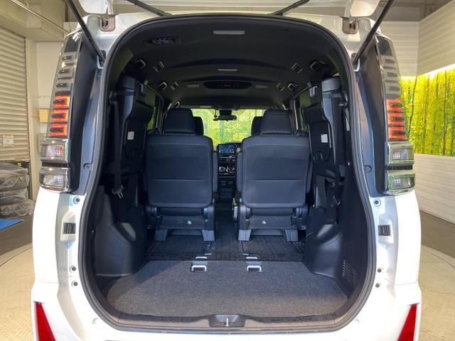 Toyota VOXY 2018-10 8279548-10