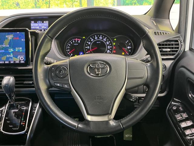 Toyota VOXY 2018-10 8279548-11