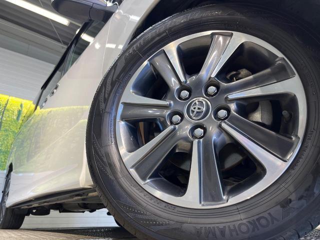 Toyota VOXY 2018-10 8279548-13