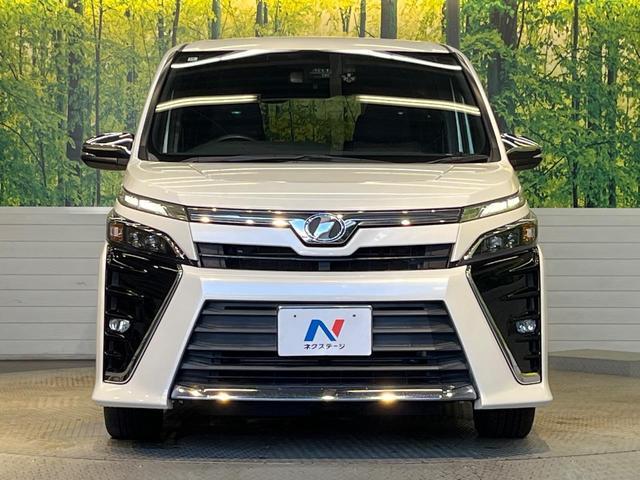 Toyota VOXY 2018-10 8279548-14