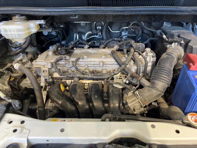 Toyota VOXY 2018-10 8279548-17