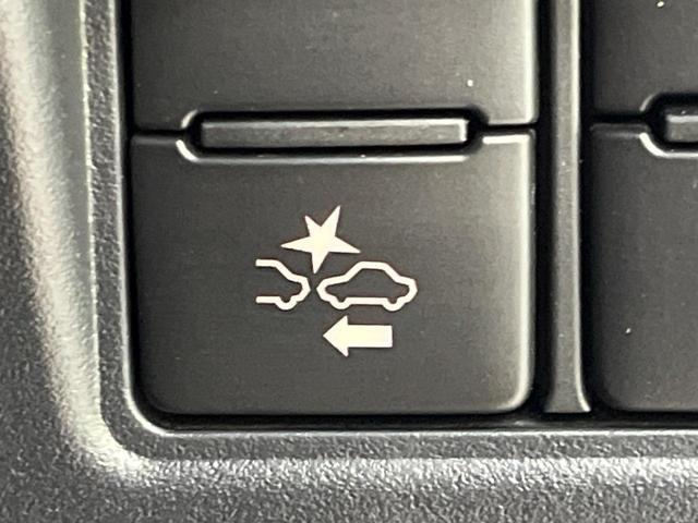 Toyota VOXY 2018-10 8279548-5