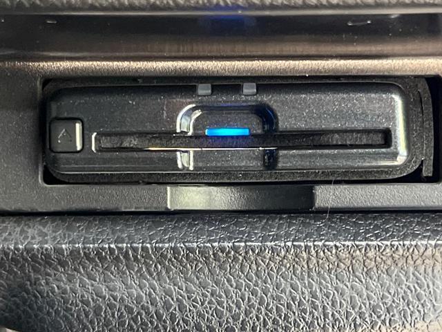 Toyota VOXY 2018-10 8279548-6
